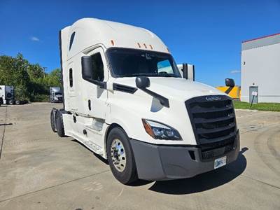 Freightliner Cascadia 126 Sleeper Semi Truck - 72" Integral Sleeper, 455HP, 12 Speed Automatic