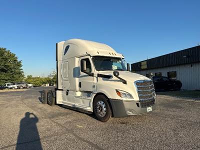 Freightliner Cascadia 126 Sleeper Semi Truck - 72" Integral Sleeper, 455HP, 12 Speed Automatic