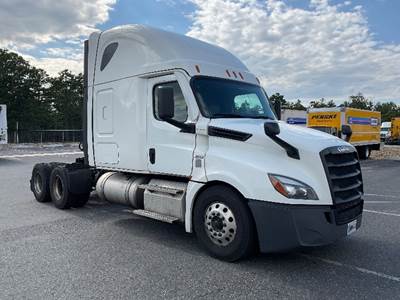 Freightliner Cascadia 126 Sleeper Semi Truck - 72" Integral Sleeper, 455HP, 12 Speed Automatic