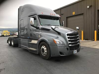 Freightliner Cascadia 126 Sleeper Semi Truck - 72" Integral Sleeper, 505HP, 12 Speed Automatic