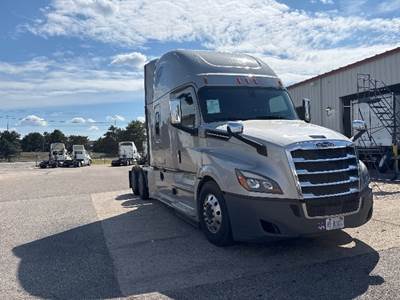 Freightliner Cascadia 126 Sleeper Semi Truck - 72" Integral Sleeper, 505HP, 12 Speed Automatic
