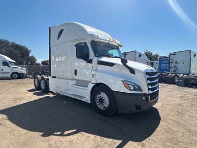 Freightliner Cascadia 126 Sleeper Semi Truck - 72" Integral Sleeper, 455HP, 12 Speed Automatic