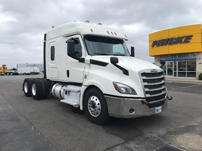 Freightliner Cascadia 126 Sleeper Semi Truck - 60" Integral Sleeper, 455HP, 12 Speed Automatic