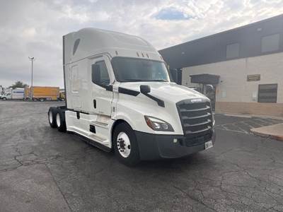 Freightliner Cascadia 126 Sleeper Semi Truck - 72" Integral Sleeper, 455HP, 12 Speed Automatic