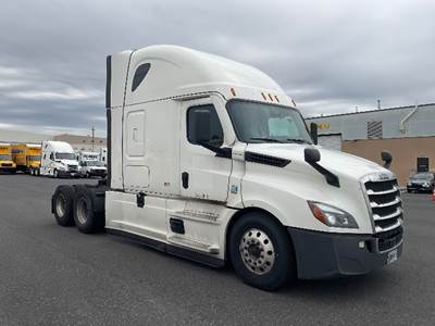 Freightliner Cascadia 126 Sleeper Semi Truck - 72" Integral Sleeper, 455HP, 12 Speed Automatic