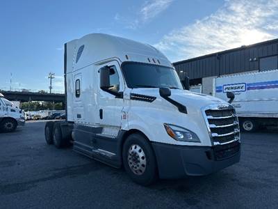 Freightliner Cascadia 126 Sleeper Semi Truck - 72" Integral Sleeper, 455HP, 12 Speed Automatic