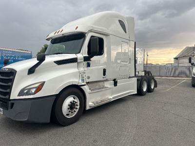 Freightliner Cascadia 126 Sleeper Semi Truck - 72" Integral Sleeper, Cummins 450HP, 13 Speed Automatic