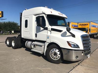 Freightliner Cascadia 126 Sleeper Semi Truck - 60" Integral Sleeper, 455HP, 12 Speed Automatic