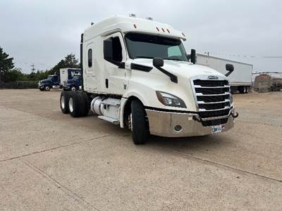 Freightliner Cascadia 126 Sleeper Semi Truck - 60" Integral Sleeper, 455HP, 12 Speed Automatic