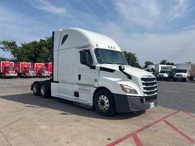 Freightliner Cascadia 126 Sleeper Semi Truck - 72" Integral Sleeper, 400HP, 12 Speed Automatic