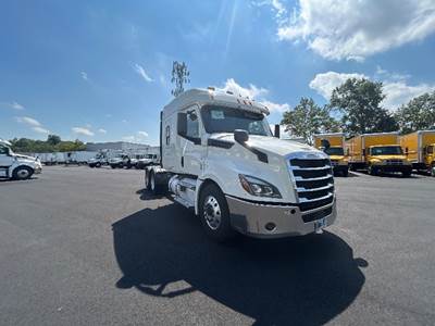 Freightliner Cascadia 126 Sleeper Semi Truck - 60" Integral Sleeper, 455HP, 12 Speed Automatic