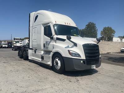 Freightliner Cascadia 126 Sleeper Semi Truck - 72" Integral Sleeper, 450HP, 12 Speed Automatic