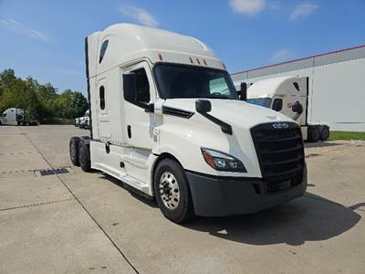 Freightliner Cascadia 126 Sleeper Semi Truck - 72" Integral Sleeper, 455HP, 12 Speed Automatic