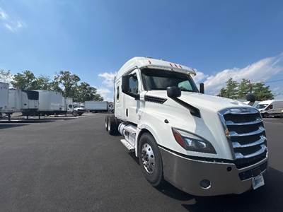 Freightliner Cascadia 126 Sleeper Semi Truck - 60" Integral Sleeper, 455HP, 12 Speed Automatic