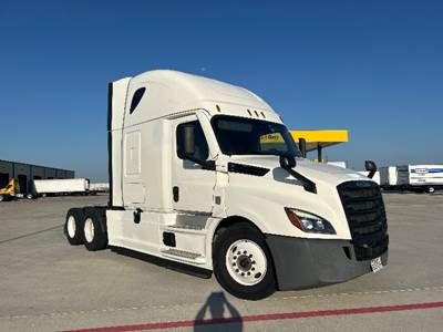 Freightliner Cascadia 126 Sleeper Semi Truck - 72" Integral Sleeper, 455HP, 12 Speed Automatic