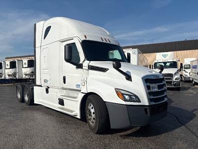 Freightliner Cascadia 126 Sleeper Semi Truck - 72" Integral Sleeper, 455HP, 12 Speed Automatic