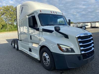 Freightliner Cascadia 126 Sleeper Semi Truck - 72" Integral Sleeper, 400HP, 12 Speed Automatic