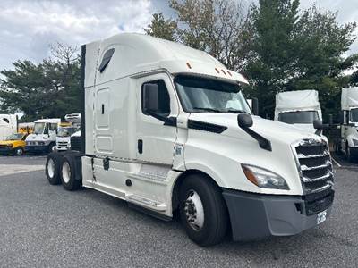 Freightliner Cascadia 126 Sleeper Semi Truck - 72" Integral Sleeper, 455HP, 12 Speed Automatic
