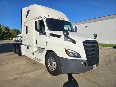 Freightliner Cascadia 126 Sleeper Semi Truck - 72" Integral Sleeper, 455HP, 12 Speed Automatic