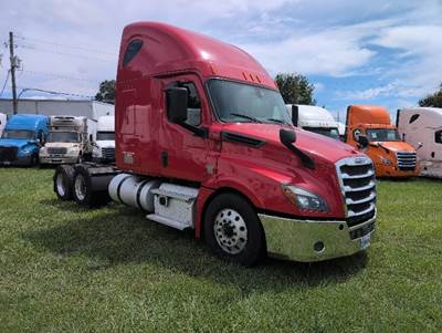 Freightliner Cascadia 126 Sleeper Semi Truck - 60" Integral Sleeper, 455HP, 12 Speed Automatic
