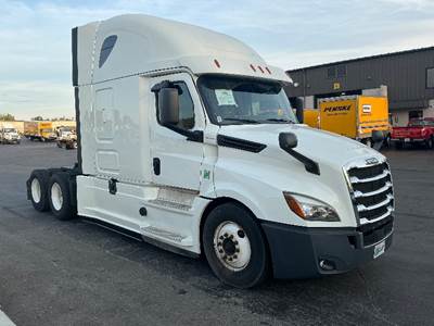 Freightliner Cascadia 126 Sleeper Semi Truck - 72" Integral Sleeper, 455HP, 12 Speed Automatic