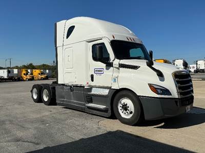 Freightliner Cascadia 126 Sleeper Semi Truck - 72" Integral Sleeper, 455HP, 12 Speed Automatic