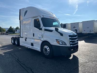 Freightliner Cascadia 126 Sleeper Semi Truck - 72" Integral Sleeper, 455HP, 12 Speed Automatic