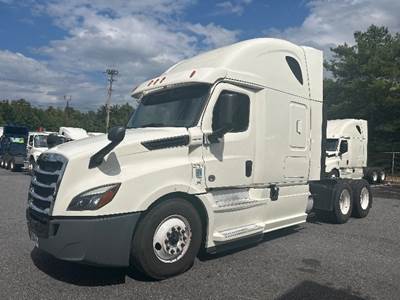Freightliner Cascadia 126 Sleeper Semi Truck - 72" Integral Sleeper, 455HP, 12 Speed Automatic