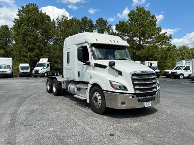 Freightliner Cascadia 126 Sleeper Semi Truck - 60" Integral Sleeper, 455HP, 12 Speed Automatic