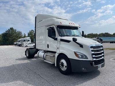 Freightliner Cascadia 126 Single Axle Sleeper Semi Truck - 60" Integral Sleeper, 455HP, 10 Speed Manual