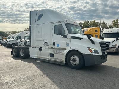 Freightliner Cascadia 126 Sleeper Semi Truck - 72" Integral Sleeper, 455HP, 12 Speed Automatic