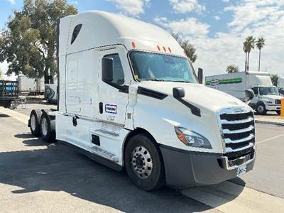 Freightliner Cascadia 126 Sleeper Semi Truck - 72" Integral Sleeper, 455HP, 12 Speed Automatic