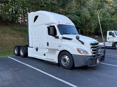 Freightliner Cascadia 126 Sleeper Semi Truck - 72" Integral Sleeper, 400HP, 12 Speed Automatic