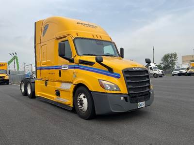 Freightliner Cascadia 126 Sleeper Semi Truck - 72" Integral Sleeper, 455HP, 12 Speed Automatic