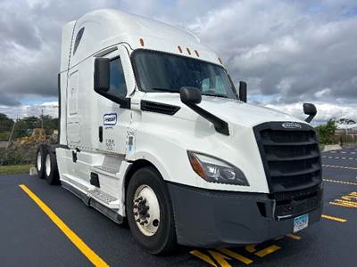 Freightliner Cascadia 126 Sleeper Semi Truck - 72" Integral Sleeper, 455HP, 12 Speed Automatic