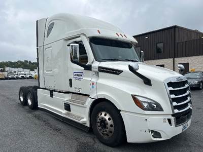 Freightliner Cascadia 126 Sleeper Semi Truck - 72" Integral Sleeper, 455HP, 12 Speed Automatic