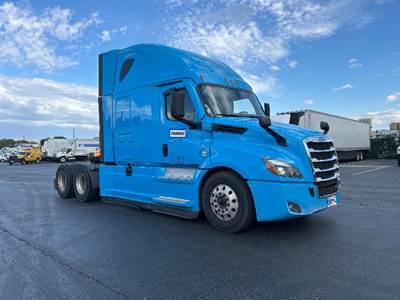 Freightliner Cascadia 126 Sleeper Semi Truck - 72" Integral Sleeper, 455HP, 12 Speed Automatic