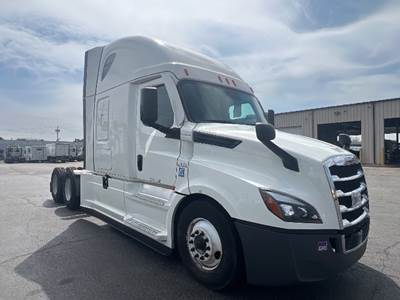 Freightliner Cascadia 126 Sleeper Semi Truck - 72" Integral Sleeper, 455HP, 12 Speed Automatic