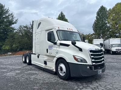 Freightliner Cascadia 126 Sleeper Semi Truck - 72" Integral Sleeper, 455HP, 12 Speed Automatic
