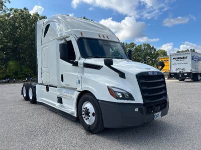 Freightliner Cascadia 126 Sleeper Semi Truck - 72" Integral Sleeper, 455HP, 12 Speed Automatic