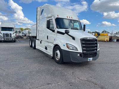 Freightliner Cascadia 126 Sleeper Semi Truck - 72" Integral Sleeper, 455HP, 12 Speed Automatic