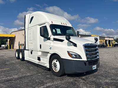 Freightliner Cascadia 126 Sleeper Semi Truck - 72" Integral Sleeper, 455HP, 12 Speed Automatic