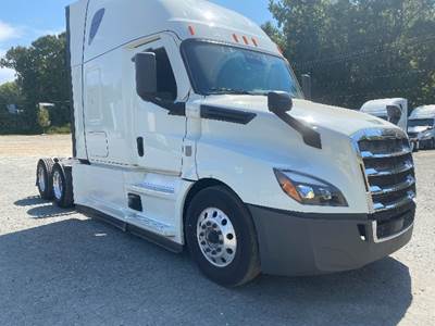 Freightliner Cascadia 126 Sleeper Semi Truck - 72" Integral Sleeper, 400HP, 12 Speed Automatic