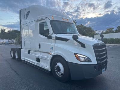 Freightliner Cascadia 126 Sleeper Semi Truck - 72" Integral Sleeper, 455HP, 12 Speed Automatic
