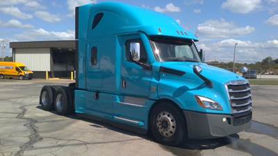 Freightliner Cascadia 126 Sleeper Semi Truck - 72" Integral Sleeper, 455HP, 12 Speed Automatic