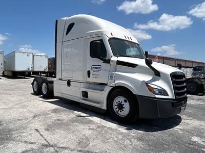 Freightliner Cascadia 126 Sleeper Semi Truck - 72" Integral Sleeper, 455HP, 12 Speed Automatic