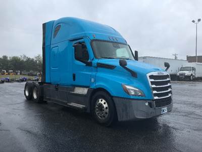 Freightliner Cascadia 126 Sleeper Semi Truck - 72" Integral Sleeper, 455HP, 12 Speed Automatic