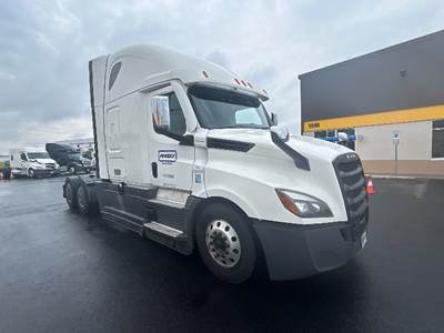 Freightliner Cascadia 126 Sleeper Semi Truck - 72" Integral Sleeper, 455HP, 12 Speed Automatic