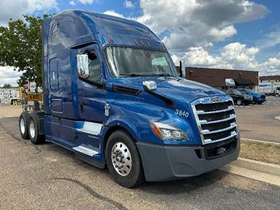 Freightliner Cascadia 126 Sleeper Semi Truck - 72" Integral Sleeper, 455HP, 12 Speed Automatic