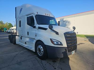Freightliner Cascadia 126 Sleeper Semi Truck - 72" Integral Sleeper, 455HP, 12 Speed Automatic